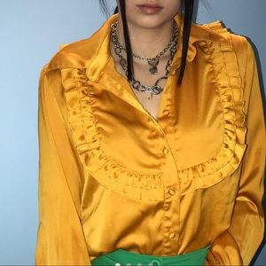 beautiful mustard colored ruffle top (victorian)